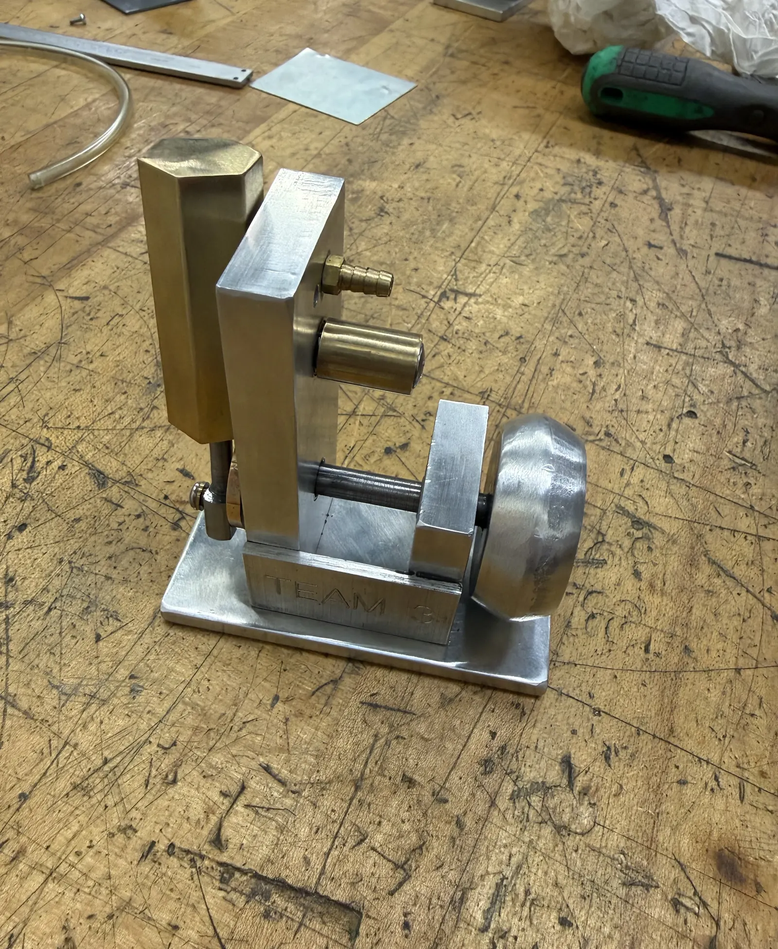 Machined Pipsqueak air engine, physical hardware